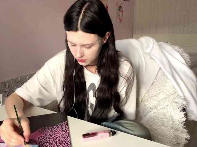 LeontineBalford webcam