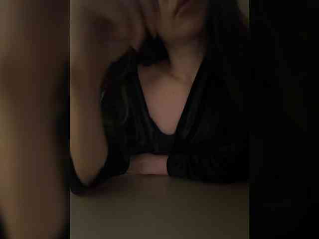 Bella0505 Live Webcam on BongaCams