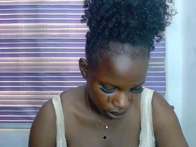 Sweetncreamy Live Webcam on BongaCams