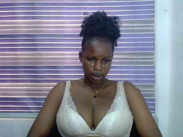 Sweetncreamy Live Webcam on BongaCams