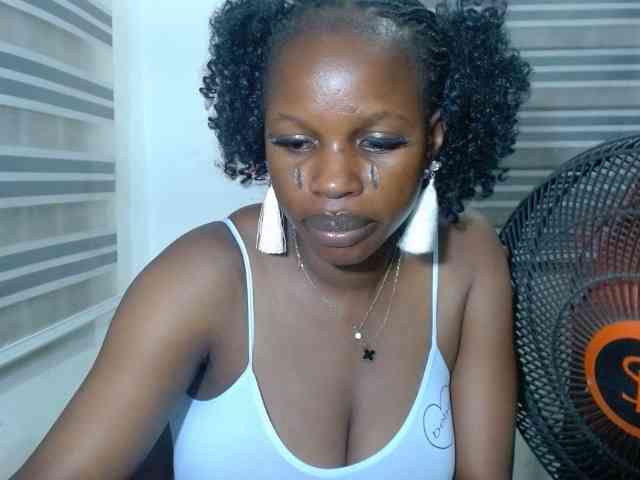 Sweetncreamy Live Webcam on BongaCams