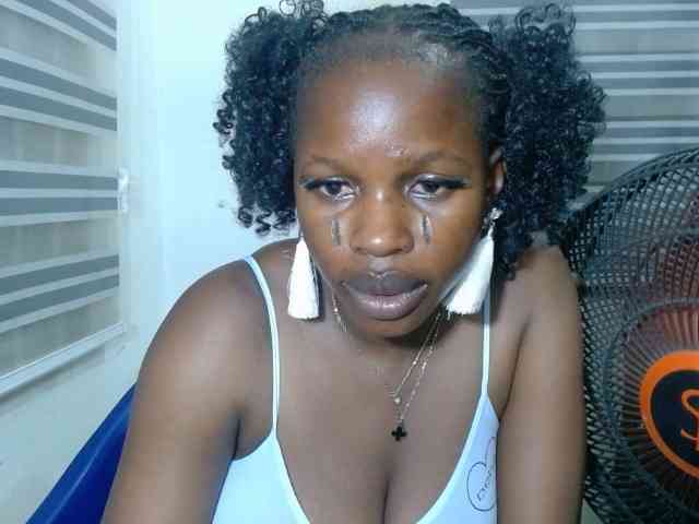 Sweetncreamy Live Webcam on BongaCams