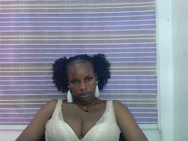 Sweetncreamy Live Webcam on BongaCams