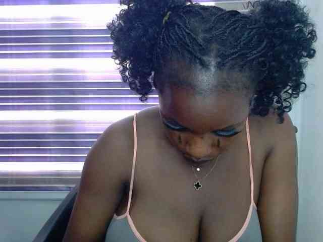 Sweetncreamy webcam