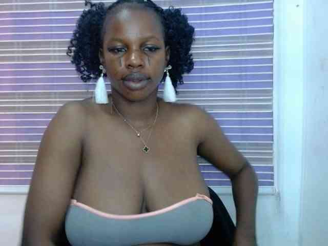 Sweetncreamy Live Webcam on BongaCams