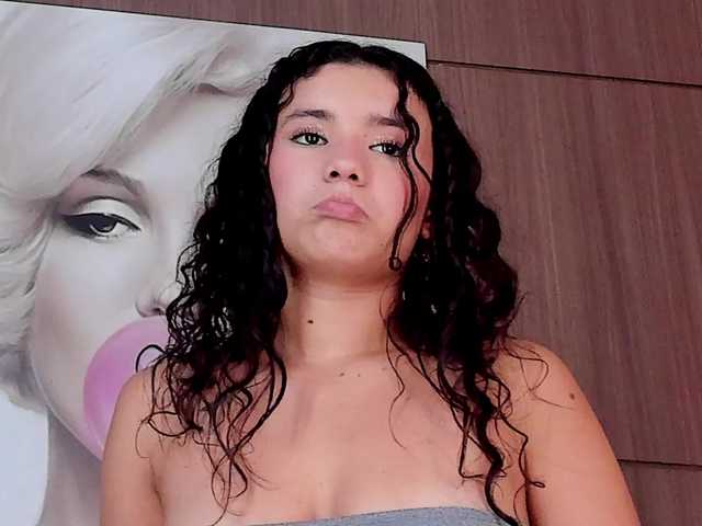 ElsaStraus's BongaCams show and profile