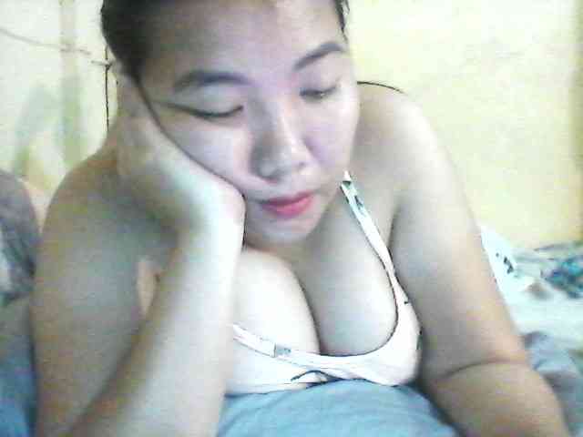 asianbigtits09 webcam