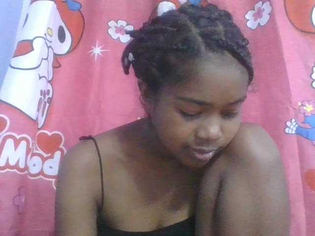 Phaniah1a Live Cam on BongaCams