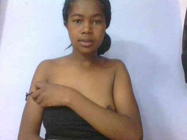 Phaniah1a Live Webcam on BongaCams