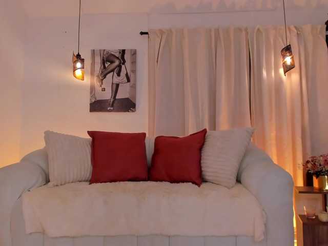  IsabellaLux- chat room