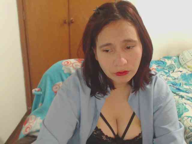 PrettyAly Live Webcam on BongaCams