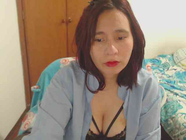 PrettyAly Live Webcam on BongaCams