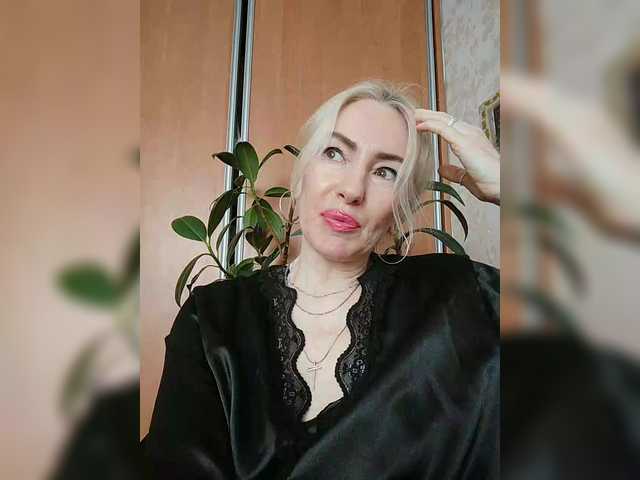  White00Pearl chat room