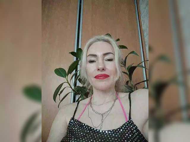  White00Pearl chat room