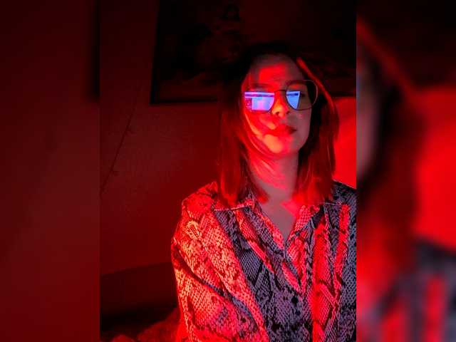 Zhang-Lee's BongaCams show and profile