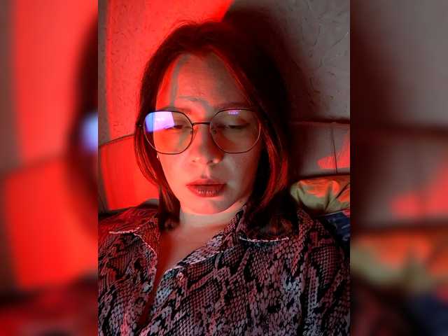 Zhang-Lee's BongaCams show and profile