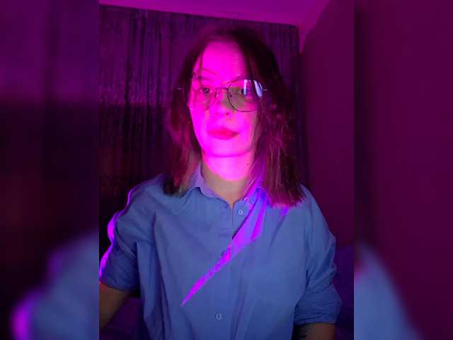 Zhang-Lee's BongaCams show and profile