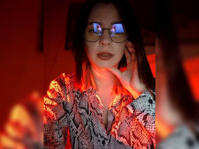 Zhang-Lee's BongaCams show and profile