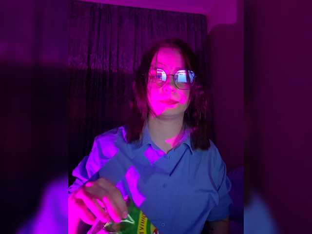 Zhang-Lee's BongaCams show and profile