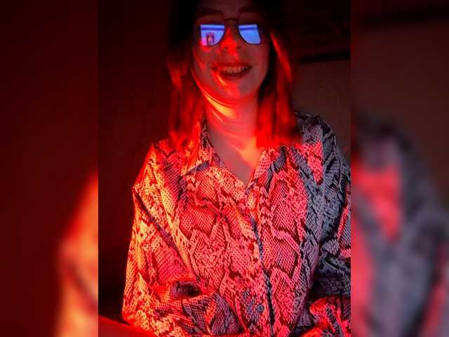 Zhang-Lee's BongaCams show and profile