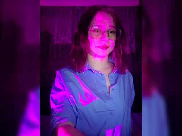 Zhang-Lee's BongaCams show and profile