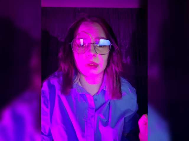 Zhang-Lee's BongaCams show and profile