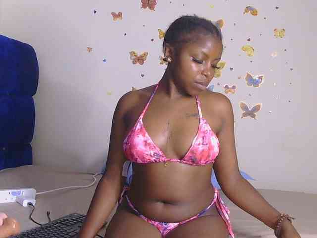 SweetKittyy22 webcam