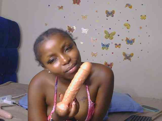 SweetKittyy22 webcam