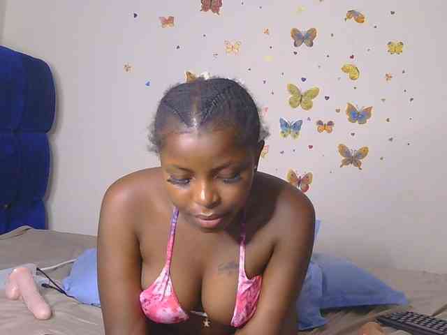 SweetKittyy22 webcam