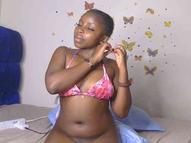 SweetKittyy22 webcam