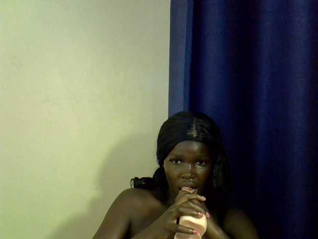 Blacklizy4 Live Cam on BongaCams