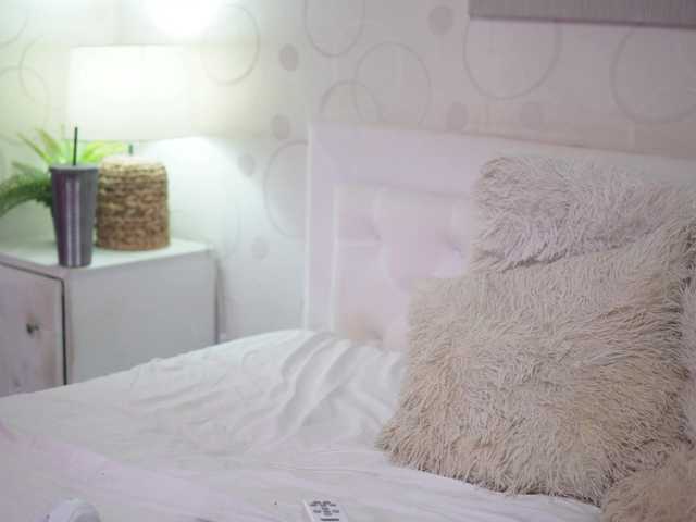 AriaPlay's BongaCams show and profile