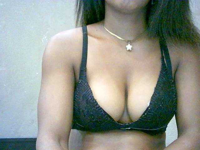 BelliBellaha Live Cam on BongaCams