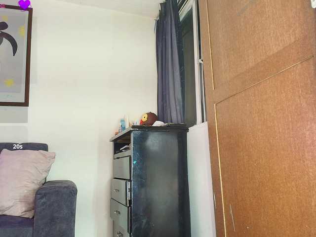 Zully-Green Live Cam on BongaCams