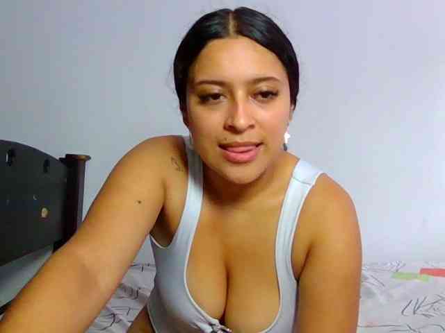 Sasha-rose23 webcam