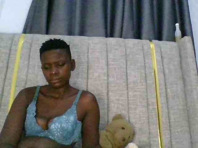 Cherrytwindolls webcam