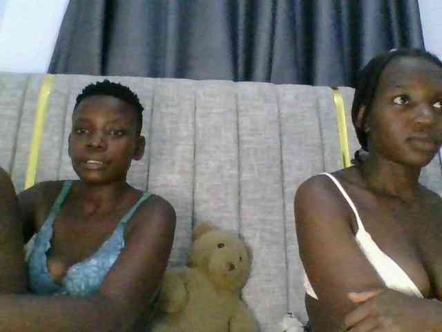 Cherrytwindolls webcam