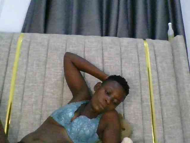 Cherrytwindolls webcam