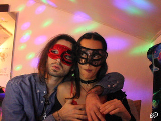 Snapshot 14 de -masked-couple-