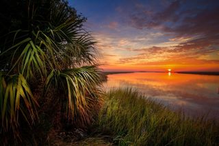 Meet the sunrise at sea