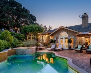 I dream of my own house with a swimming pool