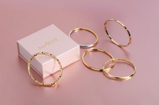 I love gold jewelry
