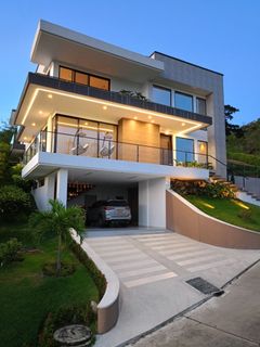 MY GREAT HOUSE
