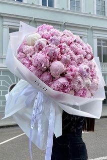 Large bouquet of pink peonies