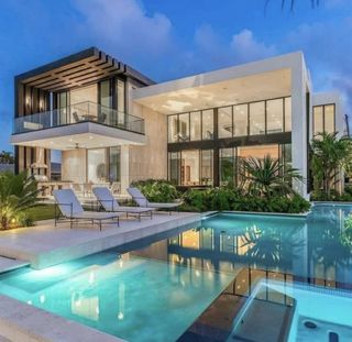 a 10 bedroom mansion