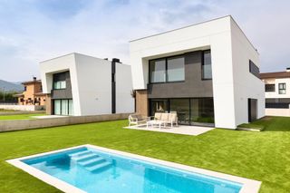 my own house with pool