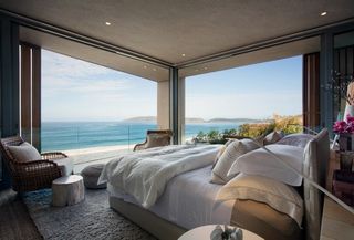 Домик с панорамными окнами