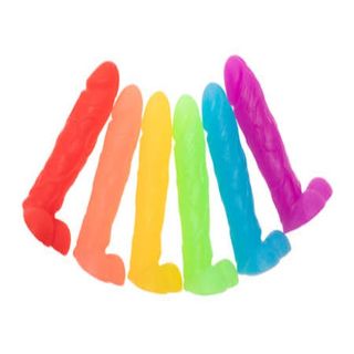muchos dildos
