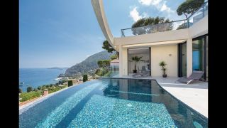 A villa near the sea