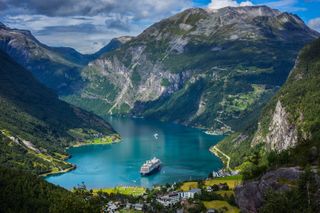 We dream of flying to Norway, it's a fairy tale)
